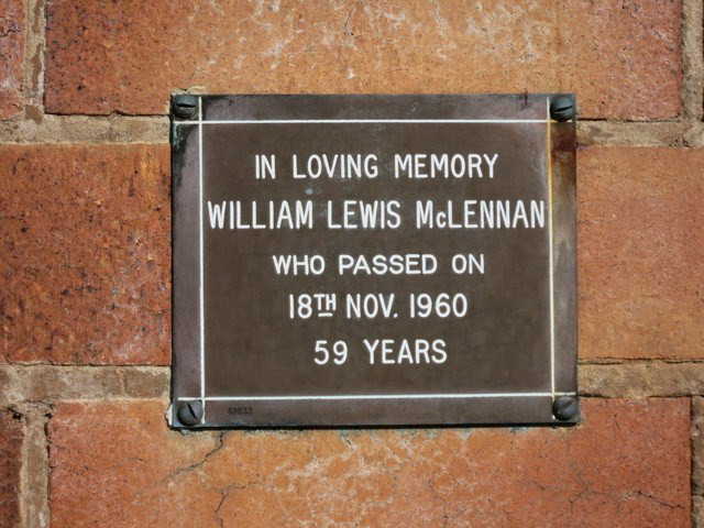 Photo of headstones/William Lewis McLennan d1960 memorial plaque